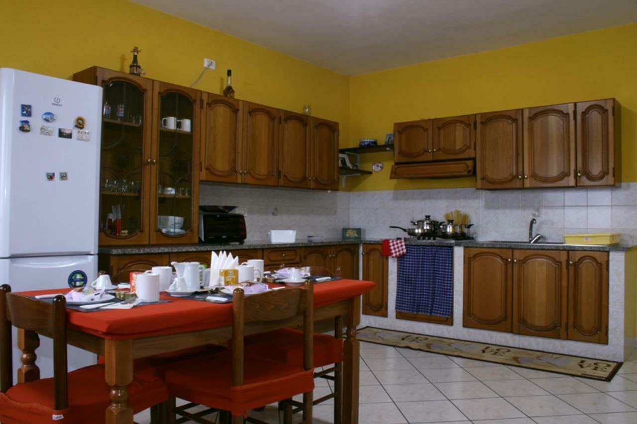 La Casa Del Gelso Fiorito Apartment Еболи Екстериор снимка